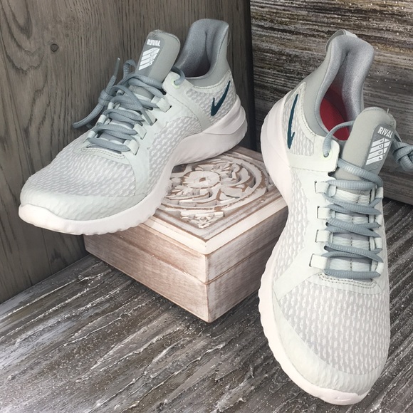 • W NIKE RENEW RIVAL barely grey/geode teal - Picture 2 of 8